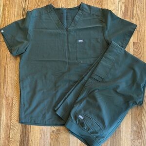 Figs - Dark Green Scrub Set